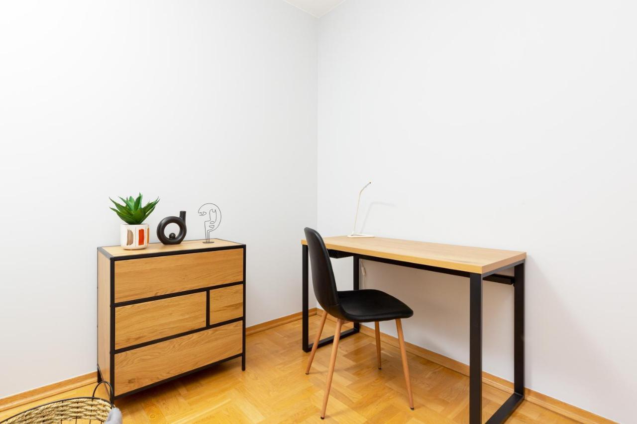 Mokotow Apartment Bluszczanska By Noclegi Renters Warszawa Exteriör bild